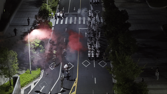05躲避空袭.gif